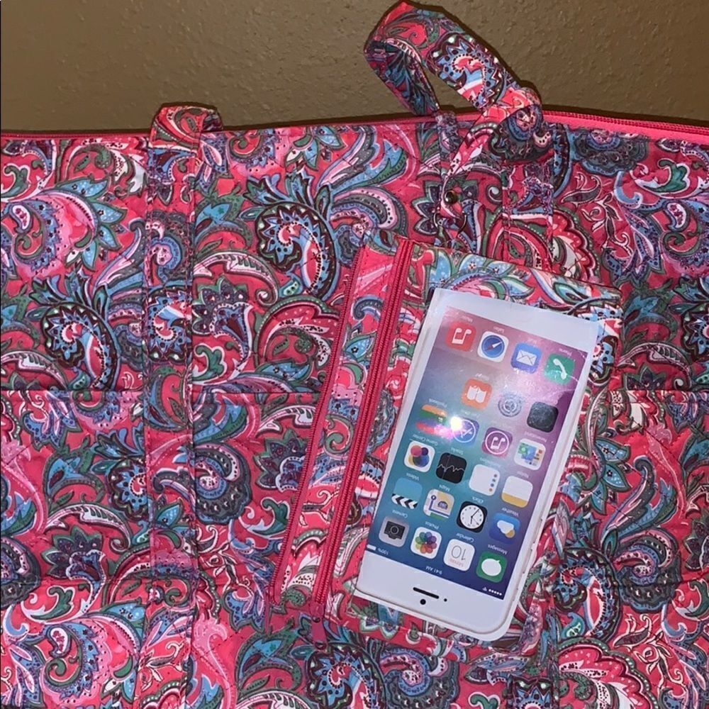 Beautiful Quilted Paisley Tote and wristlet - Picture 2 of 7